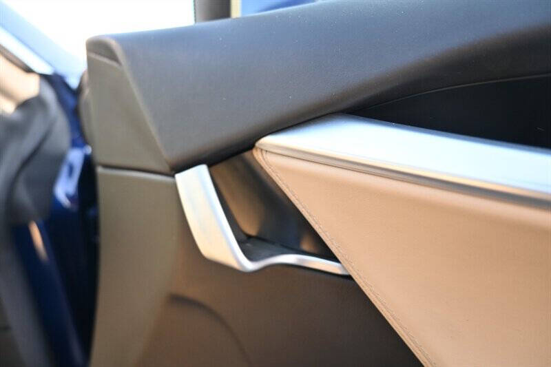 2017 Tesla Model S 75D