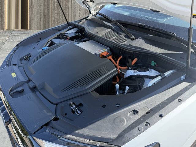 2024 Audi Q8 e-tron quattro Premium