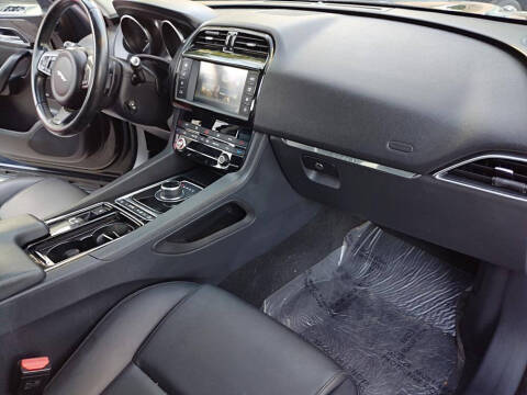 2018 Jaguar F-PACE 30t Premium
