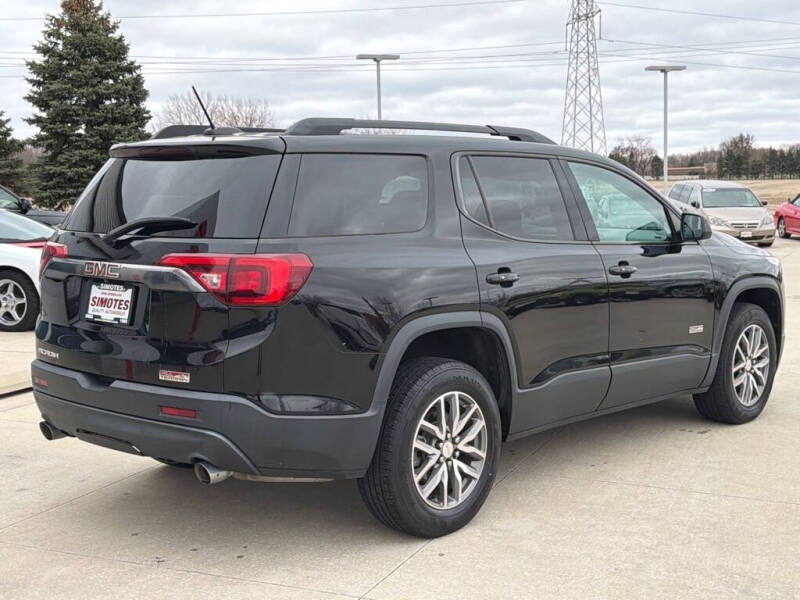 2017 GMC Acadia SLE-2