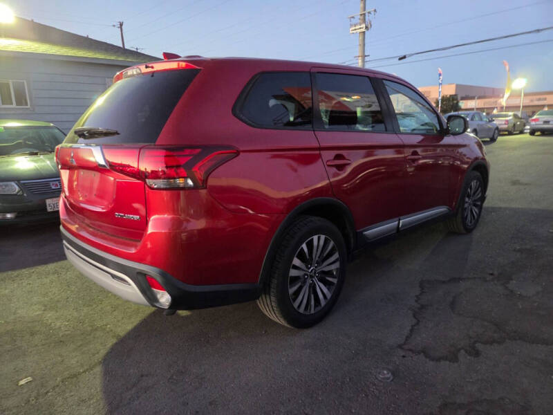 2019 Mitsubishi Outlander ES