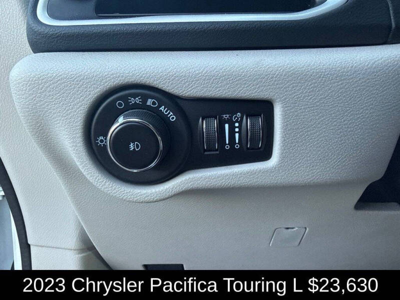 2023 Chrysler Pacifica Touring L