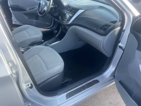 2017 Hyundai Accent SE