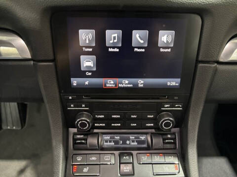 2019 Porsche 718 Cayman