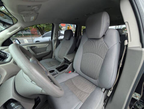 2017 Chevrolet Traverse LS