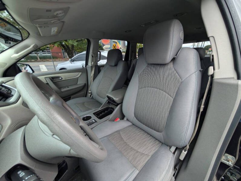 2017 Chevrolet Traverse LS