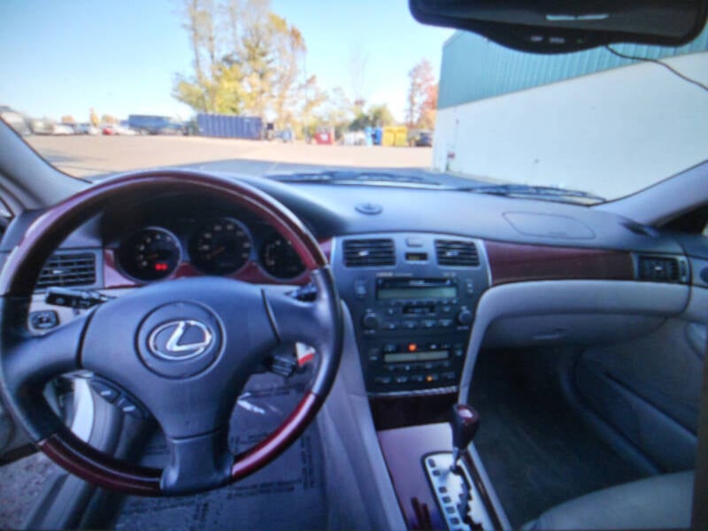 2004 Lexus ES 330 photo 12