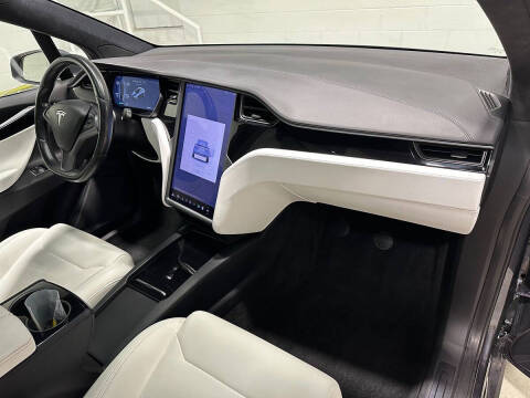 2019 Tesla Model X Standard Range