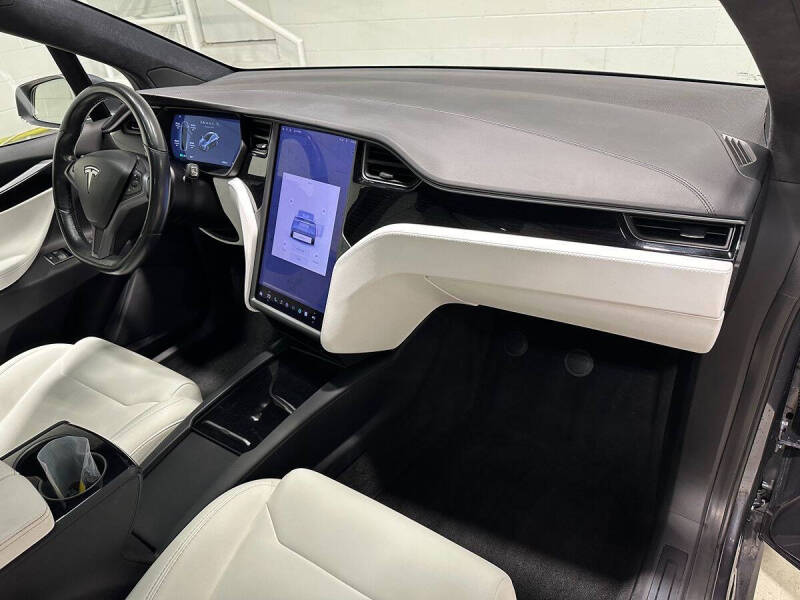 2019 Tesla Model X Standard Range