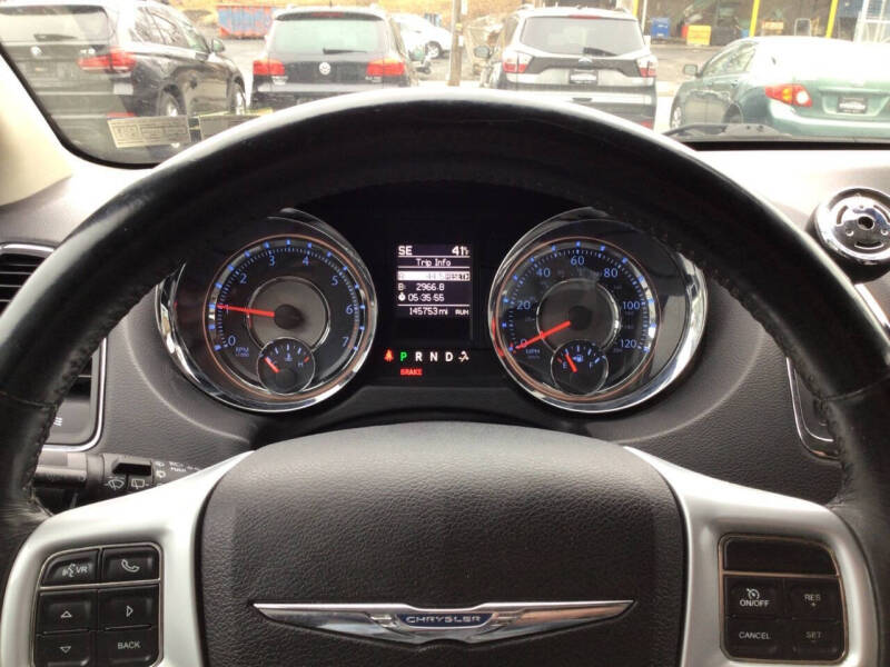 2013 Chrysler Town and Country Touring