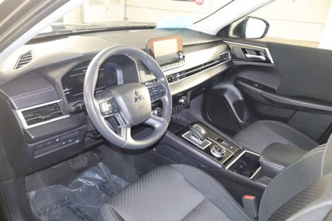 2025 Mitsubishi Outlander PHEV ES