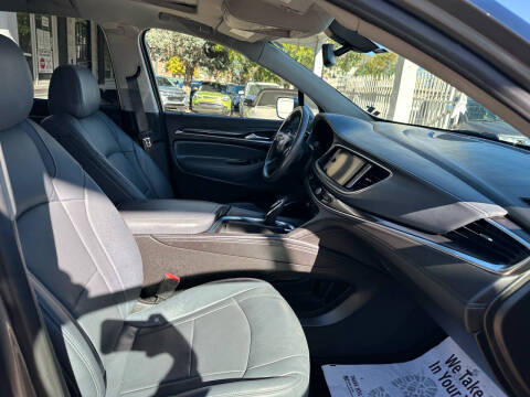 2020 Buick Enclave Essence