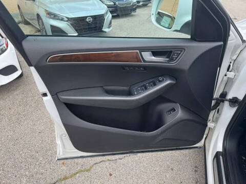 2011 Audi Q5 3.2 quattro Premium Plus