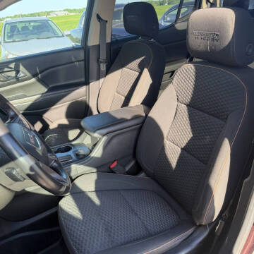 2017 GMC Acadia SLE-2