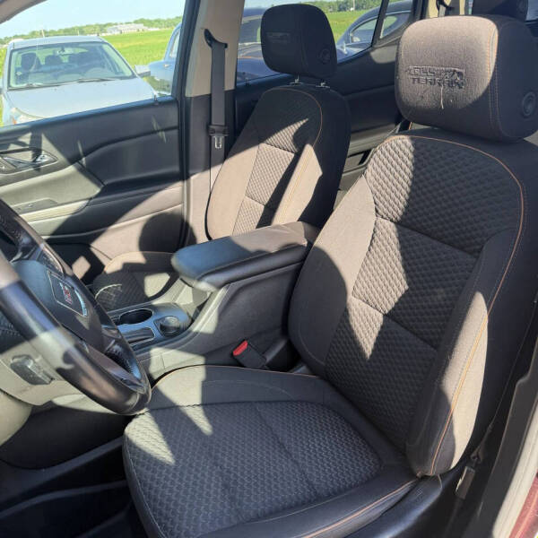 2017 GMC Acadia SLE-2