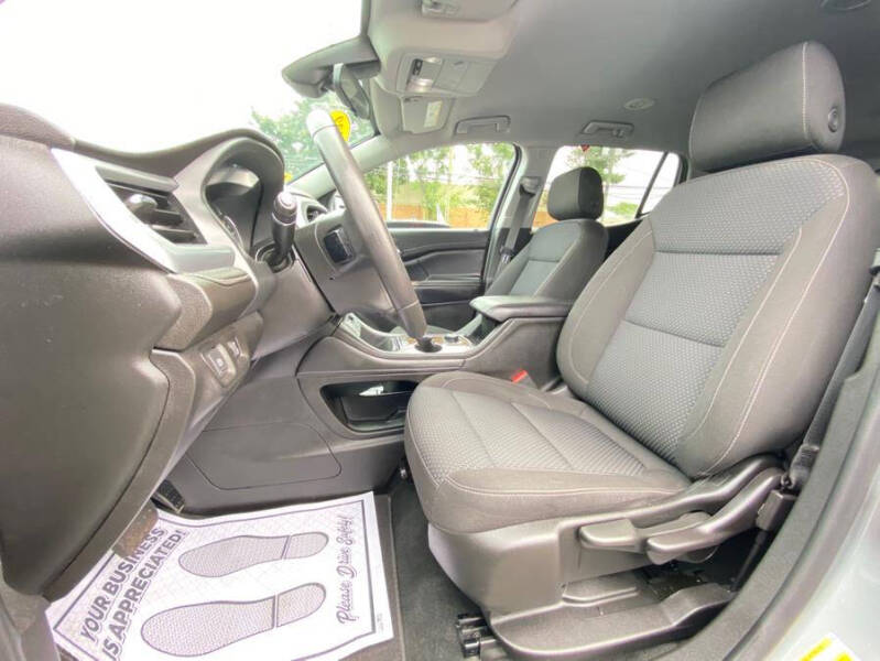 2023 GMC Acadia SLE