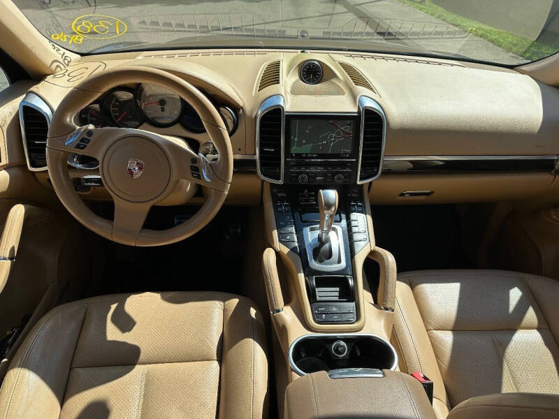 2012 Porsche Cayenne S Hybrid