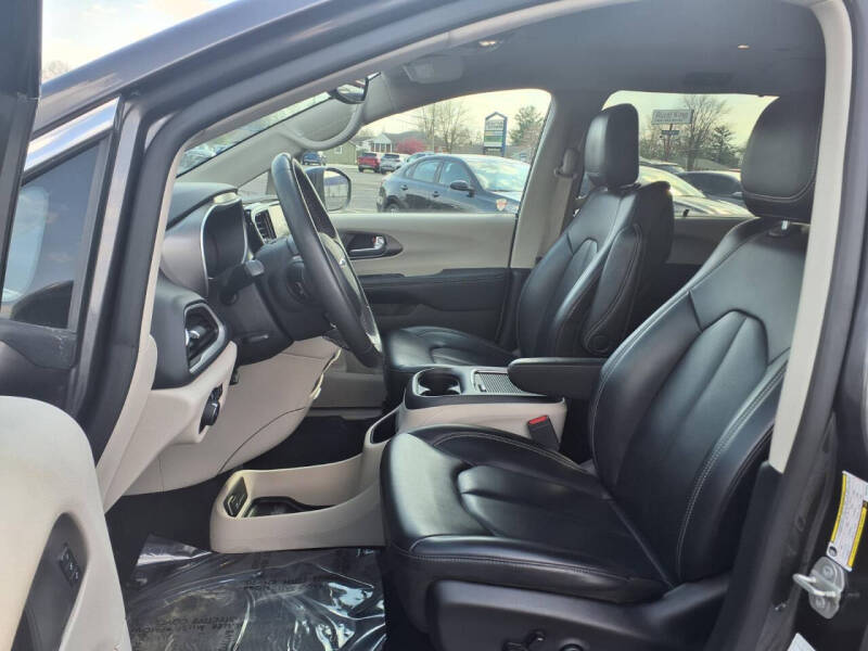 2023 Chrysler Pacifica Touring L