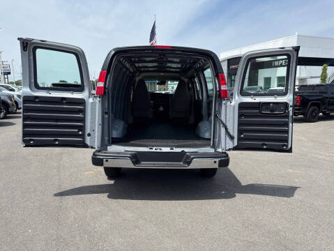 2026 Chevrolet Express 2500