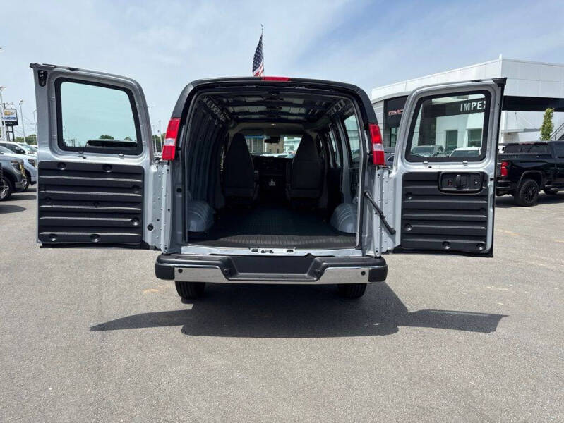 2026 Chevrolet Express 2500