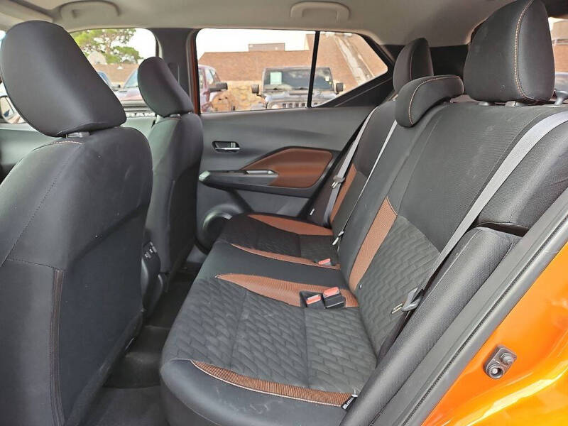 2023 Nissan Kicks SR