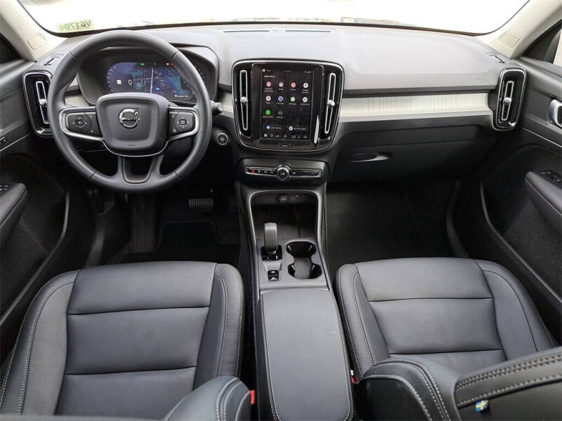 2026 Volvo XC40 B5 Core