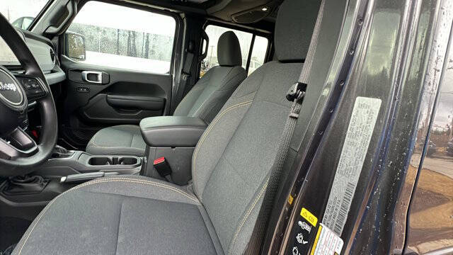 2024 Jeep Gladiator NightHawk