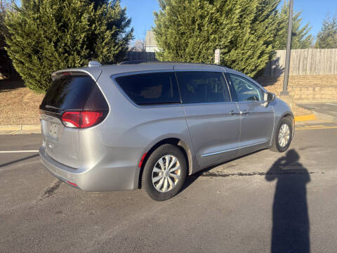 2017 Chrysler Pacifica Touring-L