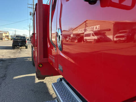 2005 Freightliner M2 106