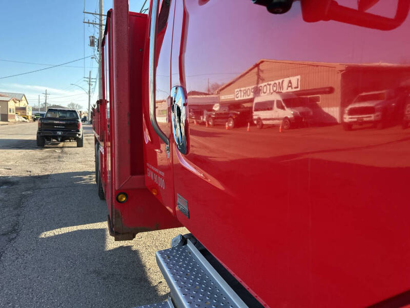 2005 Freightliner M2 106