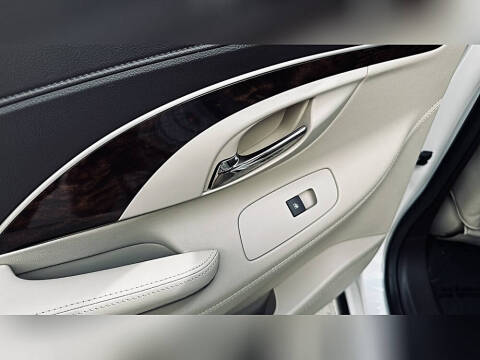 2017 Buick LaCrosse Essence