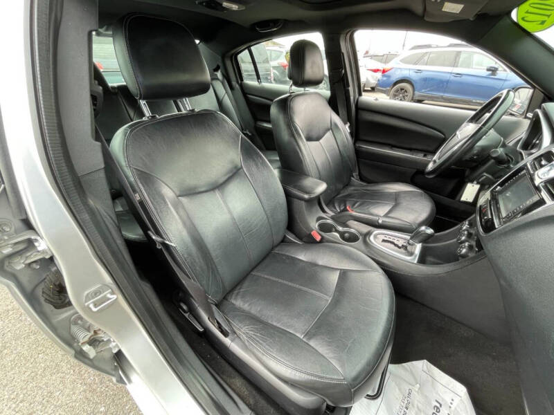 2012 Chrysler 200 Limited