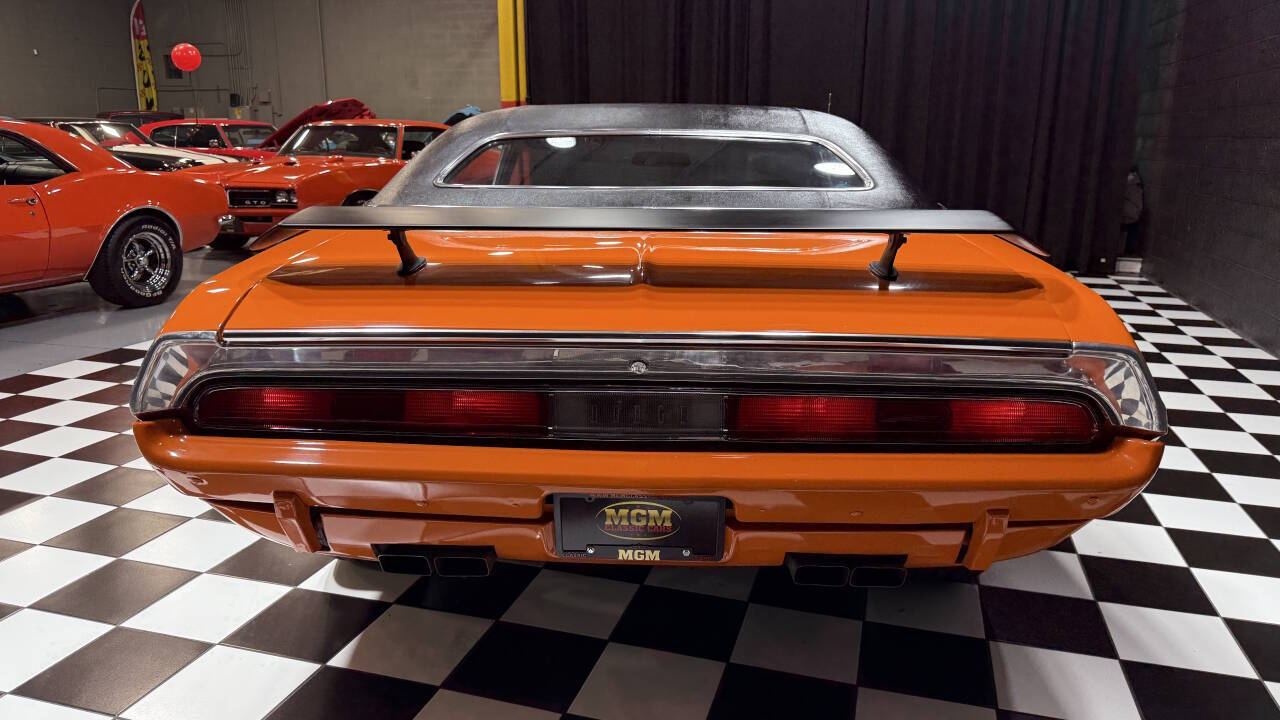 1970 Dodge Challenger 8