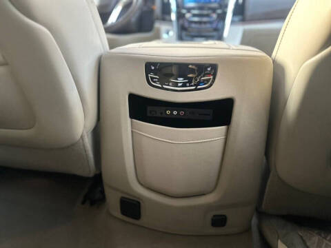 2015 Cadillac Escalade Luxury