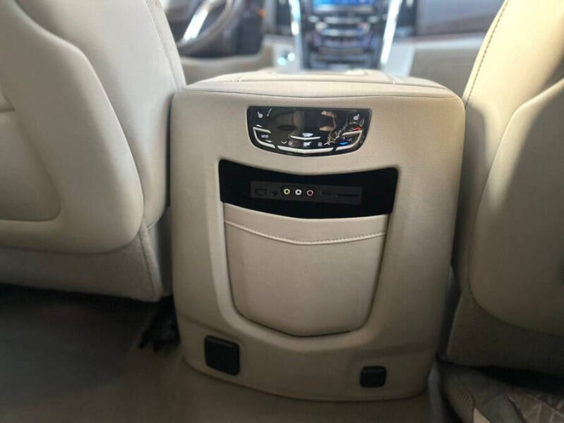 2015 Cadillac Escalade Luxury