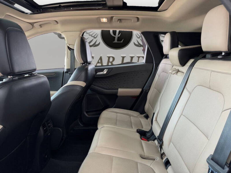2020 Ford Escape Titanium