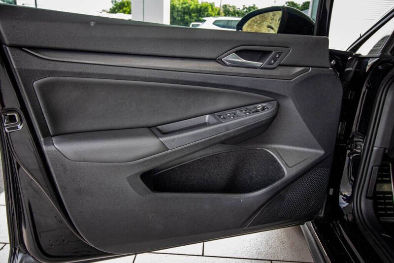 2023 Volkswagen Golf GTI SE