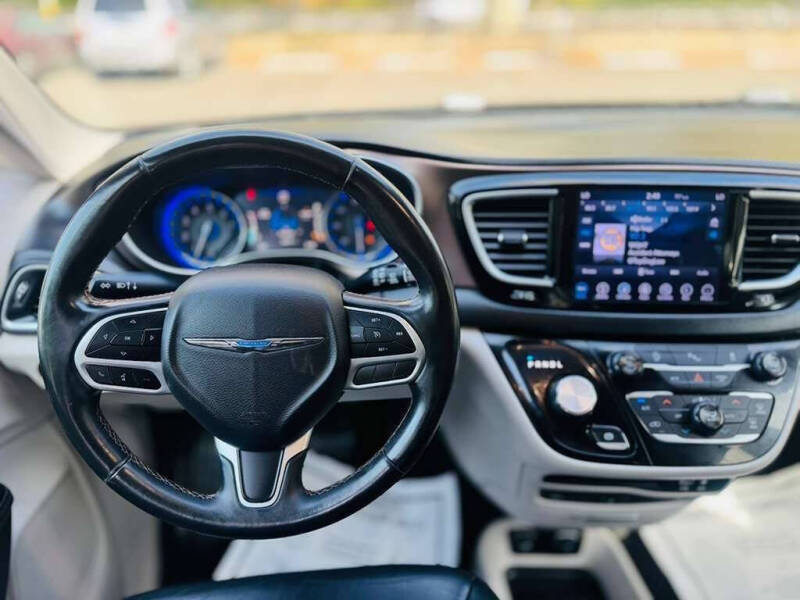 2018 Chrysler Pacifica Touring L Plus