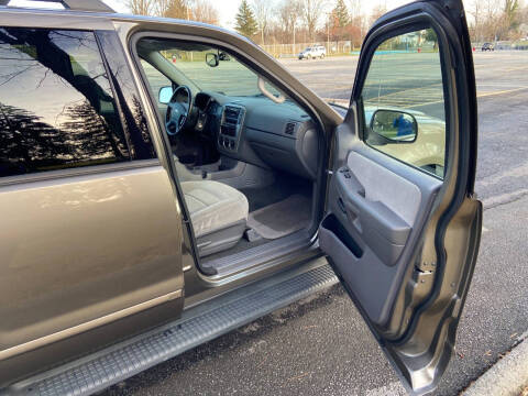 2005 Ford Explorer XLT