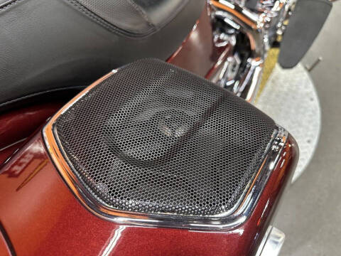 2024 Indian Chieftain Limited with P