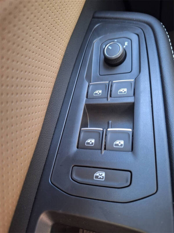 2026 Volkswagen Atlas Cross Sport SE