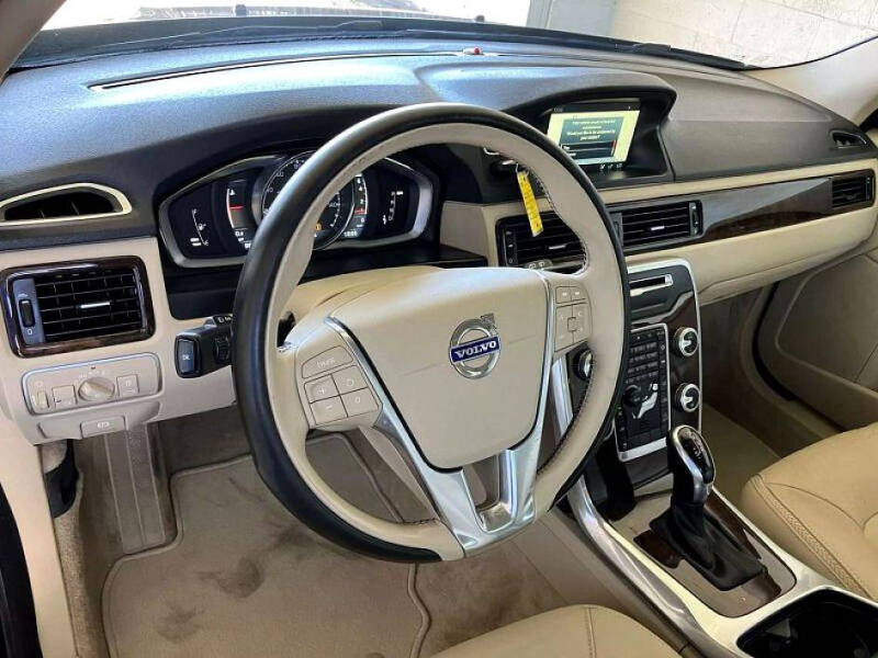 2016 Volvo XC70 T5 Premier