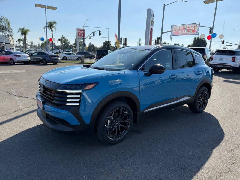 2025 Nissan Kicks SR