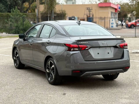 2025 Nissan Versa SR