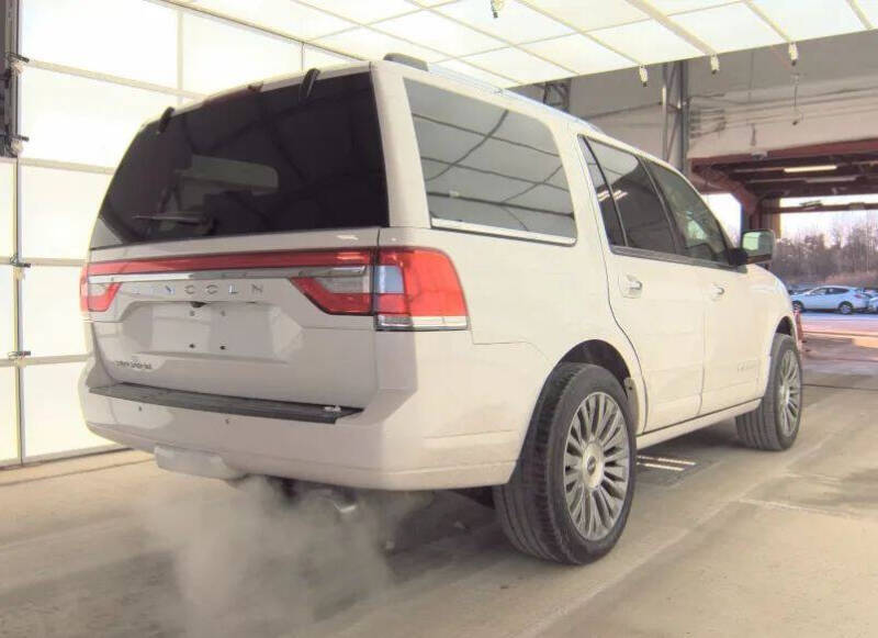 2017 Lincoln Navigator Select