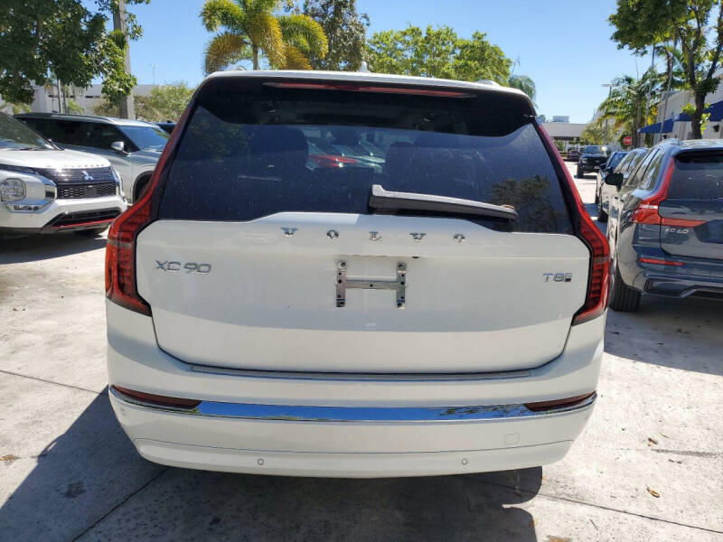 2025 Volvo XC90 T8 Ultra Bright Theme 7P