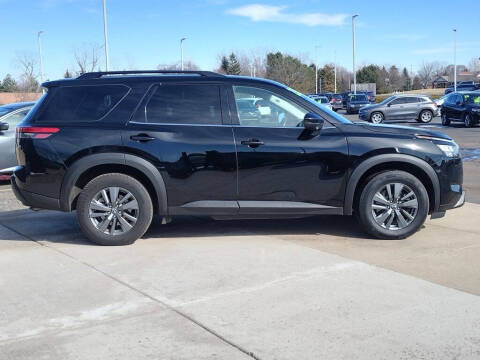 2023 Nissan Pathfinder SV