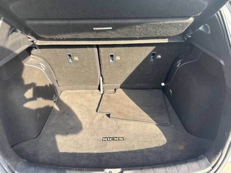 2020 Nissan Kicks SV
