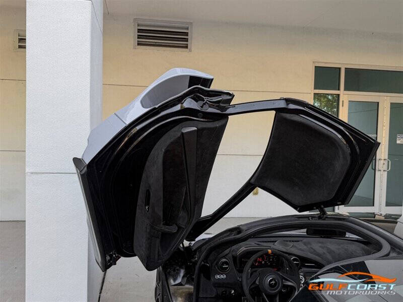 2021 McLaren 765LT