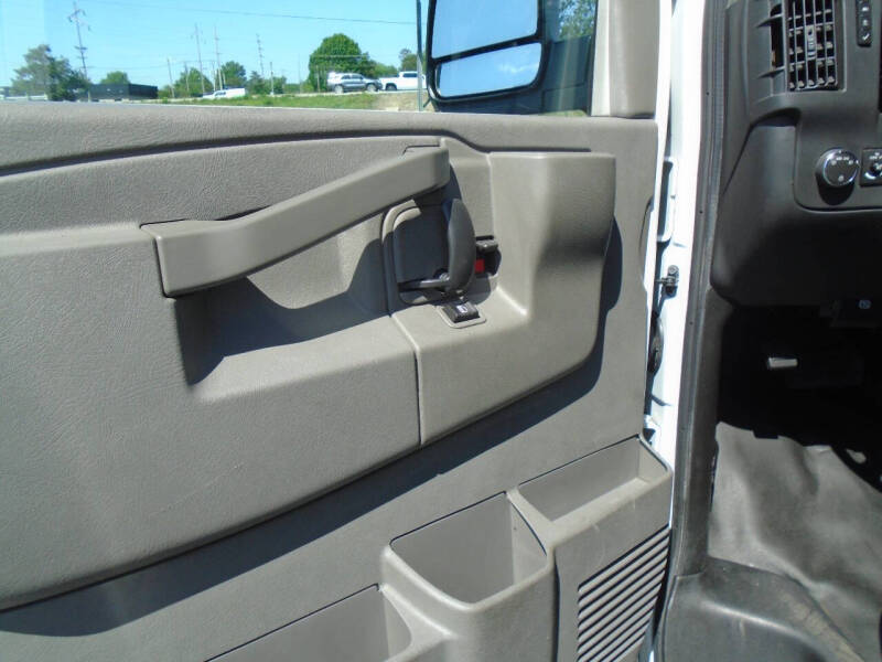 2017 GMC Savana 2500